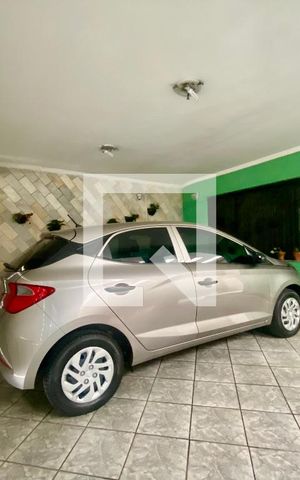 Casa à venda com 300m², 6 quartos e 2 vagas Casa à venda com 300m², 6 quartos e 2 vagasGaragem