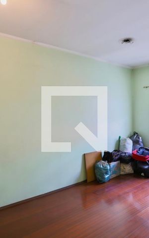 Casa à venda com 300m², 6 quartos e 2 vagas Casa à venda com 300m², 6 quartos e 2 vagasQuarto 6