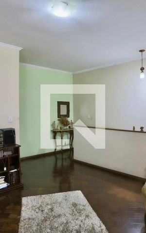 Casa à venda com 300m², 6 quartos e 2 vagas Casa à venda com 300m², 6 quartos e 2 vagasSala 2
