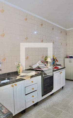 Casa à venda com 300m², 6 quartos e 2 vagas Casa à venda com 300m², 6 quartos e 2 vagasCozinha Casa 2