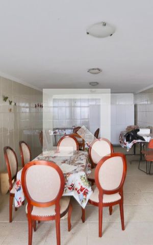 Casa à venda com 300m², 6 quartos e 2 vagas Casa à venda com 300m², 6 quartos e 2 vagasSalão de Festas