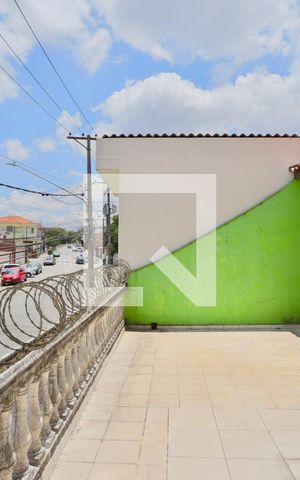 Casa à venda com 300m², 6 quartos e 2 vagas Casa à venda com 300m², 6 quartos e 2 vagasVaranda Quarto 3