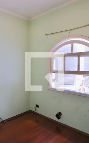 Casa à venda com 300m², 6 quartos e 2 vagas Casa à venda com 300m², 6 quartos e 2 vagasQuarto 5