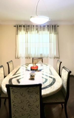 Casa à venda com 300m², 6 quartos e 2 vagas Casa à venda com 300m², 6 quartos e 2 vagasSala de Jantar