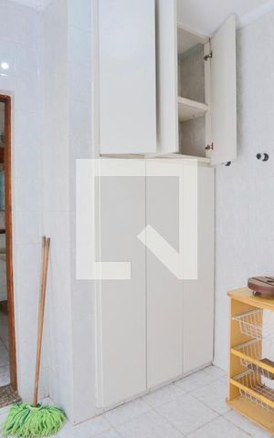 Casa à venda com 300m², 6 quartos e 2 vagas Casa à venda com 300m², 6 quartos e 2 vagasLavanderia
