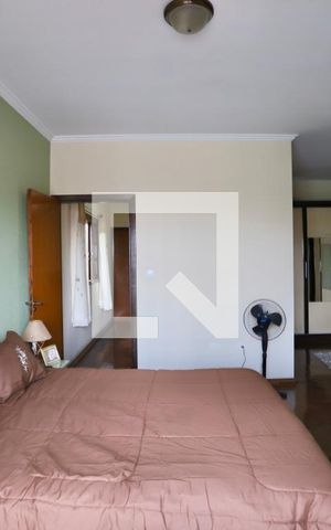 Casa à venda com 300m², 6 quartos e 2 vagas Casa à venda com 300m², 6 quartos e 2 vagasQuarto 2