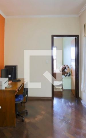 Casa à venda com 300m², 6 quartos e 2 vagas Casa à venda com 300m², 6 quartos e 2 vagasSala 2