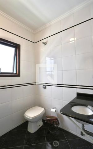 Casa à venda com 300m², 6 quartos e 2 vagas Casa à venda com 300m², 6 quartos e 2 vagasBanheiro do Quarto 3