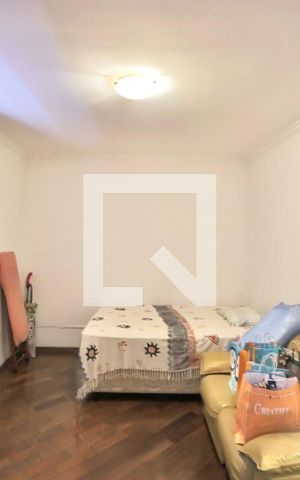 Casa à venda com 300m², 6 quartos e 2 vagas Casa à venda com 300m², 6 quartos e 2 vagasQuarto 1