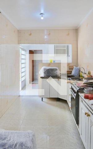 Casa à venda com 300m², 6 quartos e 2 vagas Casa à venda com 300m², 6 quartos e 2 vagasCozinha Casa 2