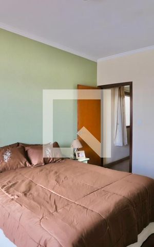 Casa à venda com 300m², 6 quartos e 2 vagas Casa à venda com 300m², 6 quartos e 2 vagasQuarto 2