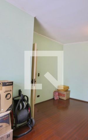 Casa à venda com 300m², 6 quartos e 2 vagas Casa à venda com 300m², 6 quartos e 2 vagasQuarto 6