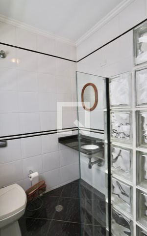Casa à venda com 300m², 6 quartos e 2 vagas Casa à venda com 300m², 6 quartos e 2 vagasBanheiro do Quarto 3