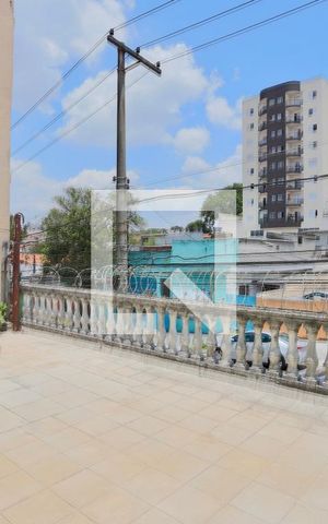 Casa à venda com 300m², 6 quartos e 2 vagas Casa à venda com 300m², 6 quartos e 2 vagasVaranda Quarto 3