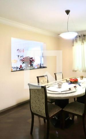 Casa à venda com 300m², 6 quartos e 2 vagas Casa à venda com 300m², 6 quartos e 2 vagasSala de Jantar