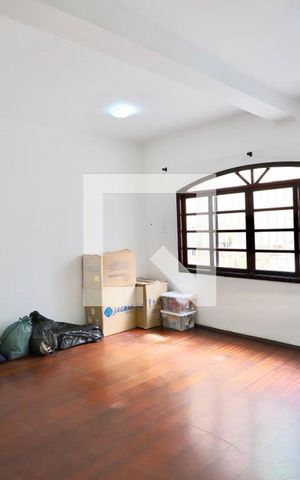 Casa à venda com 300m², 6 quartos e 2 vagas Casa à venda com 300m², 6 quartos e 2 vagasSala 3