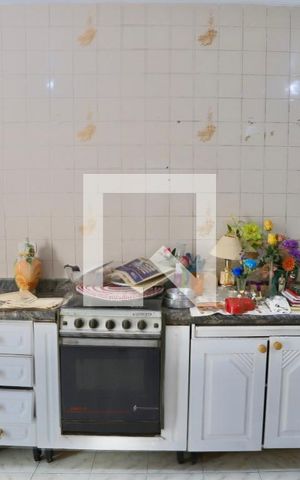 Casa à venda com 300m², 6 quartos e 2 vagas Casa à venda com 300m², 6 quartos e 2 vagasCozinha Casa 2