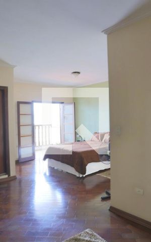 Casa à venda com 300m², 6 quartos e 2 vagas Casa à venda com 300m², 6 quartos e 2 vagasCloset do quarto 2