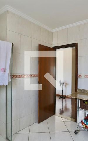 Casa à venda com 300m², 6 quartos e 2 vagas Casa à venda com 300m², 6 quartos e 2 vagasBanheiro do Quarto 2