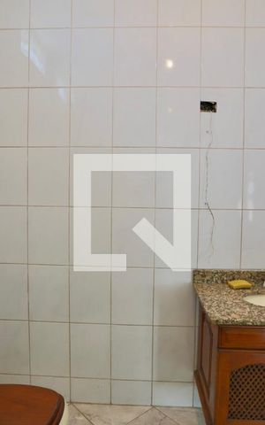 Casa à venda com 300m², 6 quartos e 2 vagas Casa à venda com 300m², 6 quartos e 2 vagasBanheiro Quarto 6