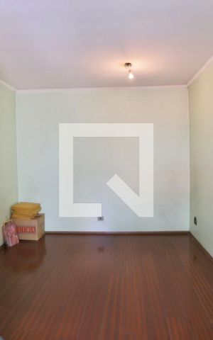 Casa à venda com 300m², 6 quartos e 2 vagas Casa à venda com 300m², 6 quartos e 2 vagasQuarto 6