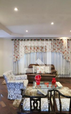 Casa à venda com 300m², 6 quartos e 2 vagas Casa à venda com 300m², 6 quartos e 2 vagasSala 1