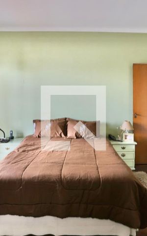 Casa à venda com 300m², 6 quartos e 2 vagas Casa à venda com 300m², 6 quartos e 2 vagasQuarto 2