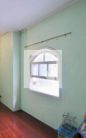 Casa à venda com 300m², 6 quartos e 2 vagas Casa à venda com 300m², 6 quartos e 2 vagasQuarto 4