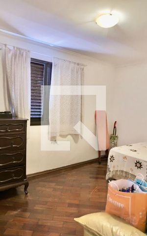 Casa à venda com 300m², 6 quartos e 2 vagas Casa à venda com 300m², 6 quartos e 2 vagasQuarto 1