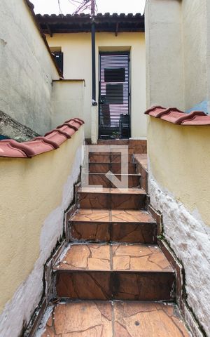 Casa à venda com 28m², 1 quarto e sem vaga Casa à venda com 28m², 1 quarto e sem vagaEntrada