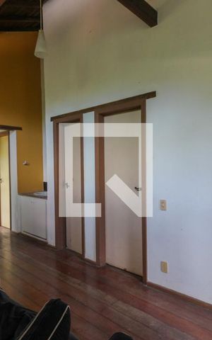 Casa à venda com 183m², 3 quartos e 2 vagas Casa à venda com 183m², 3 quartos e 2 vagasHall Íntimo - Acesso Dormitórios