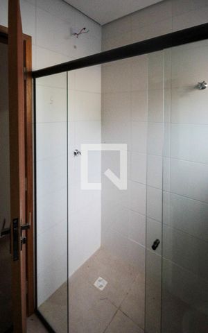 Apartamento à venda com 50m², 2 quartos e sem vaga Apartamento à venda com 50m², 2 quartos e sem vagaBanheiro