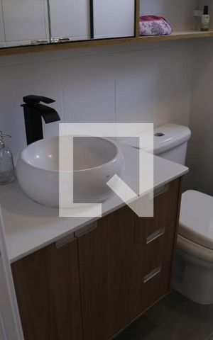 Apartamento para alugar com 75m², 2 quartos e 2 vagasBanheiro da Suíte