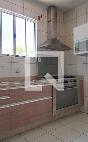 Casa para alugar com 270m², 7 quartos e 6 vagasCozinha