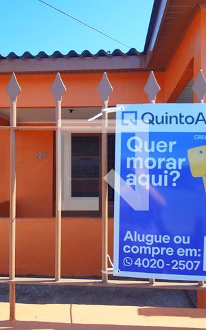 Casa à venda com 300m², 3 quartos e 2 vagas Casa à venda com 300m², 3 quartos e 2 vagasFachada