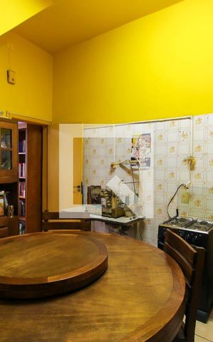 Casa à venda com 80m², 2 quartos e sem vaga Casa à venda com 80m², 2 quartos e sem vagaCozinha