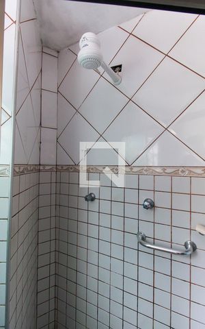 Casa à venda com 80m², 2 quartos e sem vaga Casa à venda com 80m², 2 quartos e sem vagaBanheiro da Suíte 1