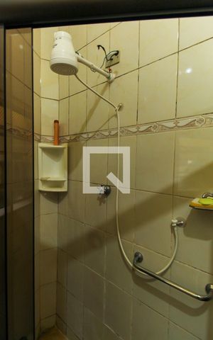 Casa à venda com 80m², 2 quartos e sem vaga Casa à venda com 80m², 2 quartos e sem vagaBanheiro