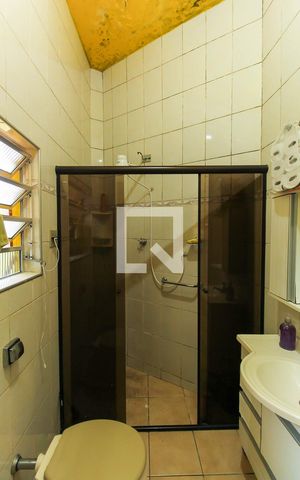 Casa à venda com 80m², 2 quartos e sem vaga Casa à venda com 80m², 2 quartos e sem vagaBanheiro
