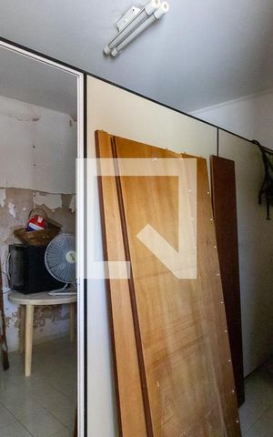 Casa à venda com 500m², 3 quartos e 6 vagas Casa à venda com 500m², 3 quartos e 6 vagasQuarto de apoio