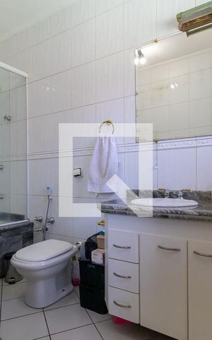 Casa à venda com 500m², 3 quartos e 6 vagas Casa à venda com 500m², 3 quartos e 6 vagasBanheiro da suíte 1