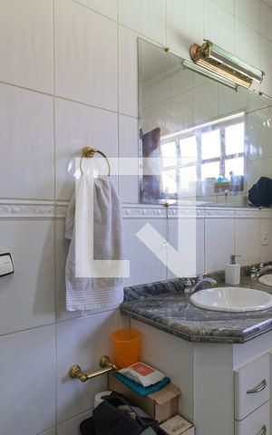 Casa à venda com 500m², 3 quartos e 6 vagas Casa à venda com 500m², 3 quartos e 6 vagasBanheiro da suíte 1