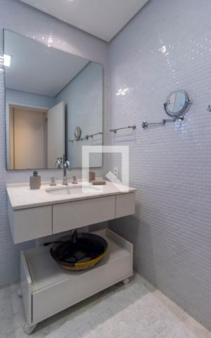 Apartamento à venda com 95m², 1 quarto e 2 vagas Apartamento à venda com 95m², 1 quarto e 2 vagasBanheiro