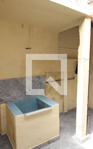 Casa para alugar com 80m², 2 quartos e sem vagaÁrea de Serviço