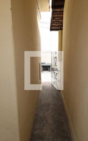 Casa para alugar com 80m², 2 quartos e sem vagacorredor lateral