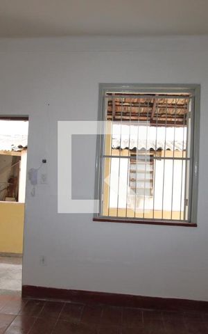 Casa para alugar com 80m², 2 quartos e sem vagaSala