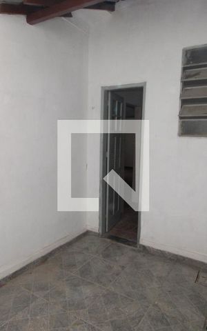 Casa para alugar com 80m², 2 quartos e sem vagaQuintal