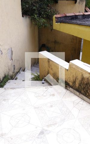 Casa à venda com 120m², 4 quartos e 3 vagasEscada