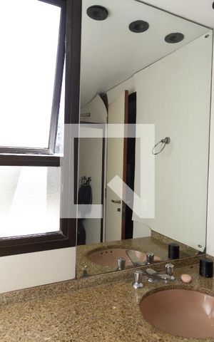 Apartamento à venda com 250m², 4 quartos e 4 vagasBanheiro da Suíte 2