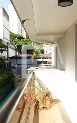 Apartamento à venda com 250m², 4 quartos e 4 vagasSuíte 4 varanda